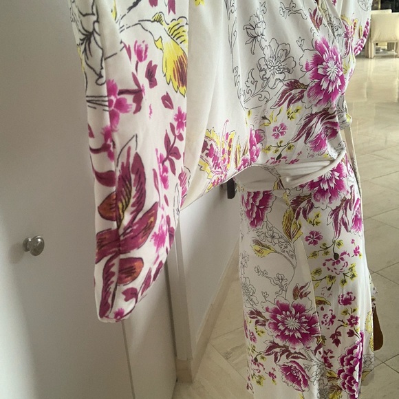 ETRO designer dress, floral. Show stopper - Picture 6 of 10